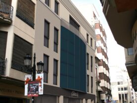 Moderno Diseño en Castellón. Edificio Oficinas Calle Mayor. Cristina Fortanet. Arquitecto